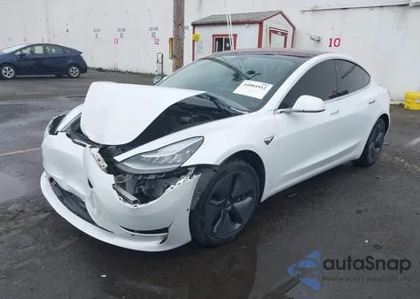 2019 Tesla Model 3 Long Range/Mid Range/Standard Range/Standard Range Plus z USA, uszkodzony, nr VIN 5YJ3E1EAXKF310120